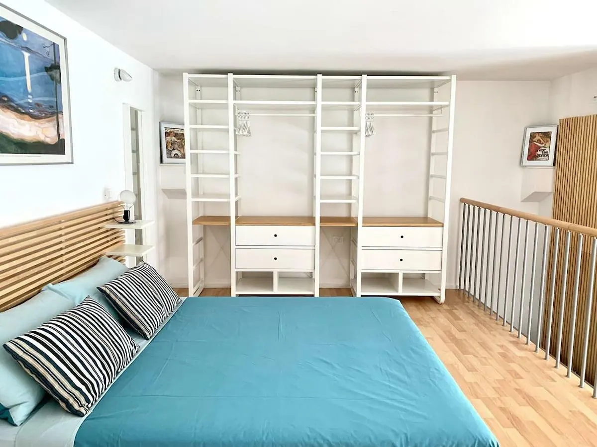 Blue Loft - Central Open Space & Private Parking Bolonha